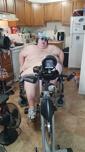 😳 FAT MAN ATTEMPTS 20 MILES & 200 PUSH-UPS… THIS SHOULD NOT BE POSSIBLE 💀🔥