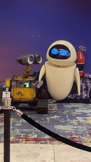 Wall-E & Eve Meet-N-Greet at Pixar Place Hotel for Earth Day