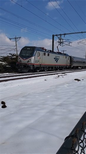 Amtrak 650 sounds like a JET! Turn sound up!