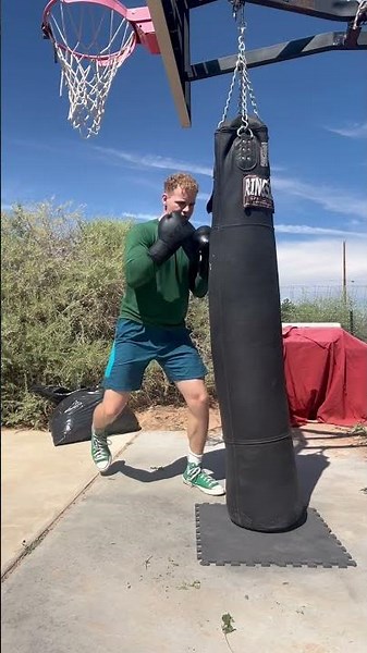Boxing slips and uppercut #viral #fyp #mma #shorts #youtube #heavybag #kickboxing #ytshorts