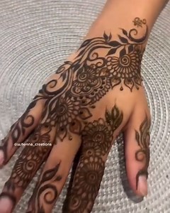This henna artist shares a great homemade henna paste recipe and DIY tricks! 👏 | UNILAD