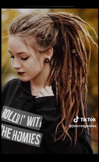 Rasta Girl Reggae Vibes: Female Reggae Songs & Style