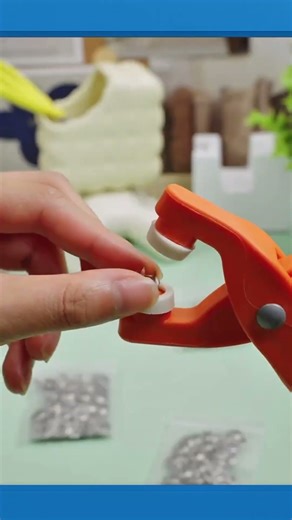 Button Attaching Machine for Fast and Neat Clothing Production #fashion #sewing