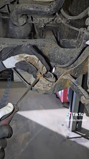 Coil Spring Replacement Guide for Car Mechanics