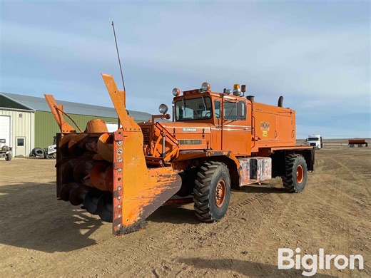 1970 OshKosh P-2023-10-1R 4x4 Truck W/Snowblower | Transportation