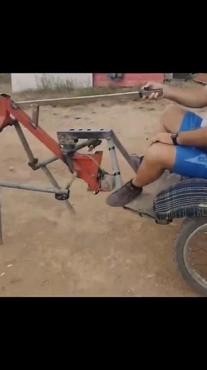 Homemade mechanical legged vehicle | Machine Artists