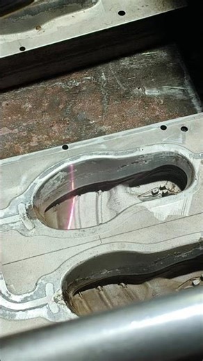 200W Pulsed Laser Cleaning Machine – Handheld for Shoe Mold Rust, Paint & Residue Removal