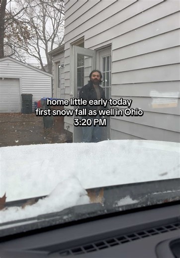 Day in the life: Monday November 10th The first day of snow has hit Ohio so basically it’s winter until April lol. For no college degree I ended but pretty lucky but a lot of it is accredited to just showing up every single day. What I may lack in intelligence I make up for being reliable and consistency. Finish the evening off with lasagna & It: Welcome to Derry. @HBO Max #fyp #dayinmylife #corporatelife #monday #itwelcometoderry