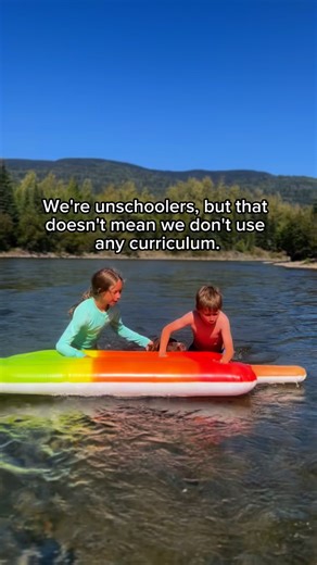 Unschooling doesn’t equal anti-curriculum. It just means we focus on following our kids’ interests, chasing down the rabbit trails, and learning as much from life and hands-on experiences as possible. While that often looks like little or no curriculum, many of us still incorporate some subjects that we find hard to prioritize in everyday life. For me, that’s math—and that’s where @teachingtextbooks comes in. TT does all the teaching and grading, and the lessons are fun and engaging so my kids a
