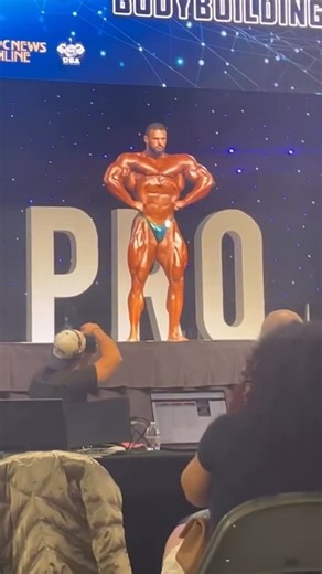 Justin Savoie 🇨🇦IFBB PRO Bodybuilder on Instagram: "Routine view from the crowd at the @battleupproductions taken by @bodybuilderswithoutborders • #bodybuilding #classicbodybuilding #openbodybuilding #ifbbproleague"