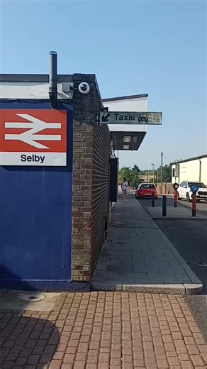 Irita Photo (@iritaphoto)’s videos with Humility (feat. George Benson) - Gorillaz