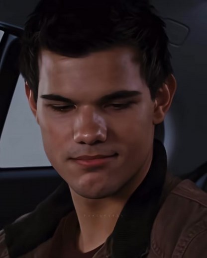 The Look Of Love… #twilight #pyf #tiktok #jacob #renesmee | Eternal Moonlight