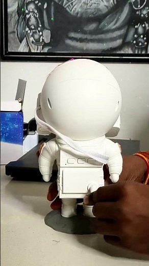 This astronaut galaxy projector is pure vibes — stars, nebula, colours and a full cosmic ceiling.