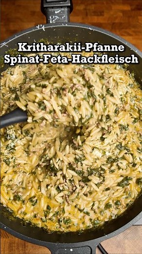 Kritharaki pan with minced meat, spinach and feta – a quick family meal! #cooking #recipe