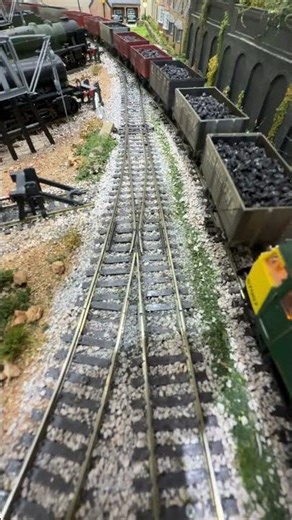 57007 passes over a Peco streamlined points crossover. DCC with sound.