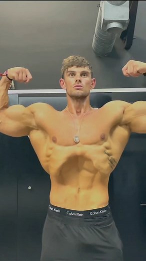 {퐓퐇퐄 퐅퐈퐓퐍퐄퐒퐒 퐏퐀퐆퐄} on Instagram: "@toby_richa .. .. #reelkarofeelkaro #fitnessjourney #gymnastics #trends #exploremore #motivation #trendings #foryou"