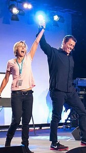 When you face the impossible... that’s when you discover who you really are. 💥 My dear friend @sirilindley embodies that truth in the most extraordinary way. If you’ve attended one of my events in recent years, you’ve definitely heard a bit of this incredible woman’s story. Her journey from someone who couldn’t swim to becoming a 2x World Champion triathlete is remarkable — but it’s her fight for her life that truly defines her strength. TRI ME: The Siri Lindley Story (releasing this year) isn’