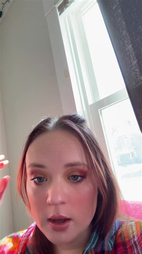 V (@meltedgreencrayon)’s videos with original sound - V