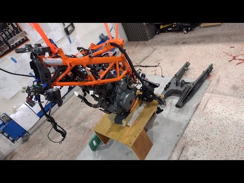 KTM Duke 390 disassembly