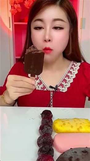 Eat ice cream flavor chocolate Crispy delicious short video