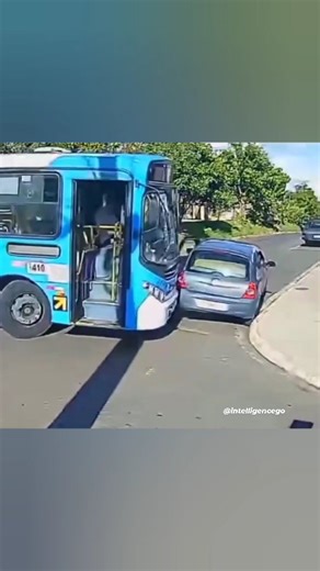 IntelligenceGo on Instagram: "One car, one corner, total chaos. #parking #cars #fyp #bus #driver"