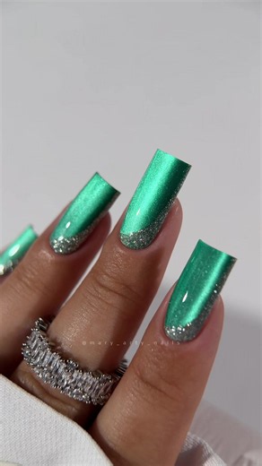 Gel Polish Cat Eye Nail Art: Best Gel Polish Types for Manicure