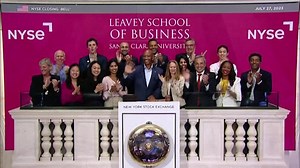 Wall Street closes down, Dow snaps winning streak