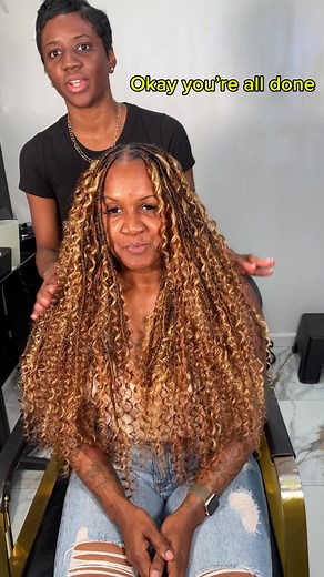 It be like this sometimes 🫣 but I promise you that you’re hair is eating and I love it 😩🔥 #fauxlocs #boholocs #trinifyp #fyp