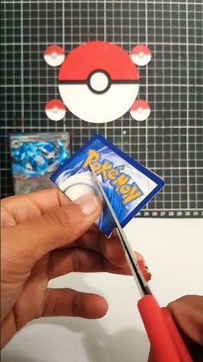 How to make an easy Pokemon card stand!