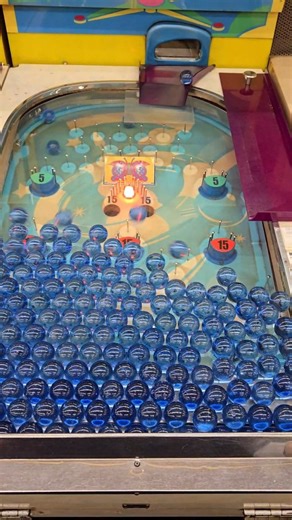 【大阪】スマートボールプレイヤー on Instagram: "通天閣近くでスマートボール大当たり！ Big Win at Smart Ball Near Tsutenkaku! #大阪 #新世界 #パチンコ #Osaka #shinsekai"