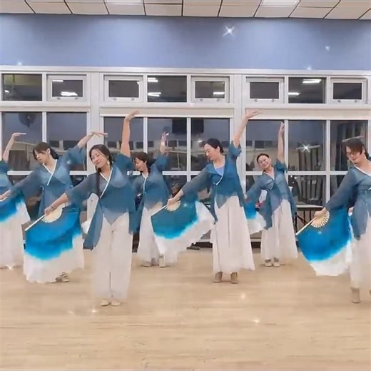 翻跳游山恋/绸扇舞/一节课就可以跳下来的零基础古典舞 | Blue Fan Dance #chinesedancer #chineseclassicaldance #dance #china
