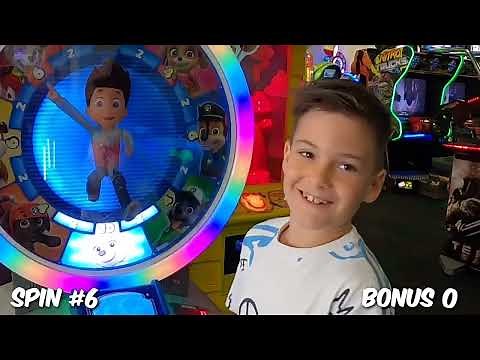 ARCADE GAME AT CHUCK E CHEESE (50 SPIN CHALLENGE VIDEO)