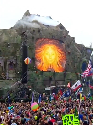 Carnage 🔥 live at TomorrowWorld 🦋 2014 #carnage #tomorrowland #electronicmusic #edm #fyp