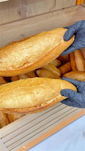 East Food Market on Instagram: "🥖 Fresh from the oven at 8 AM every day! Warm loaves roll out at both our North York and Vaughan bakeries. Kickstart your breakfast with us! 👩‍🍳✨ 🥖 Her sabah 08:00’de fırından taptaze! North York ve Vaughan şubelerimizde saat 8’de çıkan sıcak ekmekler sizi bekliyor. Gelin, kahvaltınıza enfes bir başlangıç yapın! 👩‍🍳✨ 📍 3590 Rutherford Rd unit 9-10, Woodbridge, ON L4L 1A6 📍3809 Keele St, North York, ON 📞Vaughan : +1 905-303-0101 📞North york: +1 416-633-02