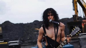 Zealous band (Sulawesi Utara) Satu lagi band rock asal Sulawesi menggebrak blantika musik rock Indonesia dgn salah satu single terbaru mereka semangat api. Band ini di bentuk tahun 2019,seluruh personel adalah putra asli daerah Sulawesi Utara. #Zealous #Musikrock90an | Musik Rock 90an