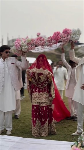 Grand Pakistani Bride Entry Royal Wedding Highlights 👑 #BrideEntry #PakistaniWedding