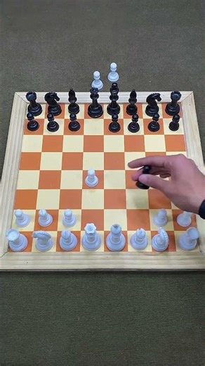 Deadliest trap by sacrificing the queen to win the game #chess #chesscom #chesscommunity #chesspro