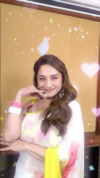 #MadhuriDixit Teaches #TriptiiDimri & #DharnaDurga About PEAK SELF-LOVE 🥰✨ | #MaaBehen