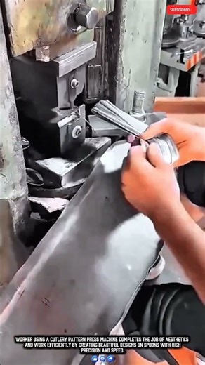 Worker Cutlery Pattern Press Machine Completes Job Aesthetics and Work Efficiently