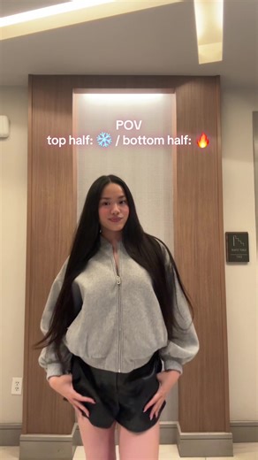 Meanwhile my legs are living in tropical paradise during this winter season 🌞🌴 #WinterVibes #ColdOutside #WinterMood #WinterProblems #WinterFashion