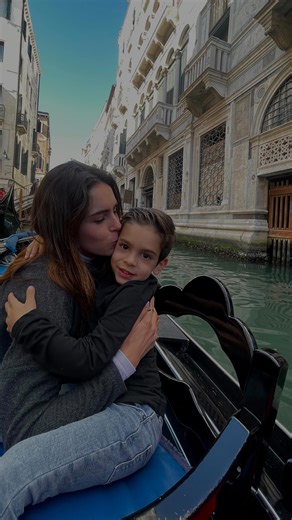 Valeria Vargas ★ on Instagram: "Hoy en día si queremos tiempo para nosotros y mucho, es súper complicado poder llevar una crianza sin pantallas siendo mamá, ama de casa, trabajadora, etc etc pero SI SE PUEDE, orgullosamente lo digo y lo presumo, mi hijo tiene ya casi 8 años y no tiene pantallas ni videojuegos estoy muy orgullosa de el y de mi es fácil ? no no lo es lo estoy haciendo bien ? no lo sé Me encanta como lo estoy haciendo y los retos que estoy llevando, mi hijo se merece vivir la vida