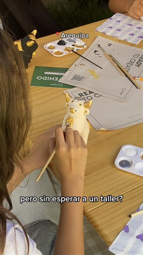 🎨 ¿Con ganas de pintar sin esperar a un taller? En Cosmo Studio tenemos nuestro ART BAR ✨ Vienes, eliges qué pintar y creas a tu ritmo. 🖌 Tote bags, lienzos, cerámica, tazas, macetas y espejos 📍 Arequipa – Calle San José 305, Cercado 🕚 Lunes a sábado | 11am a 8pm Reserva tu espacio por DM 💌 . . . #aqp #cosmostudio #workshop #planesconamigos #planesenpareja