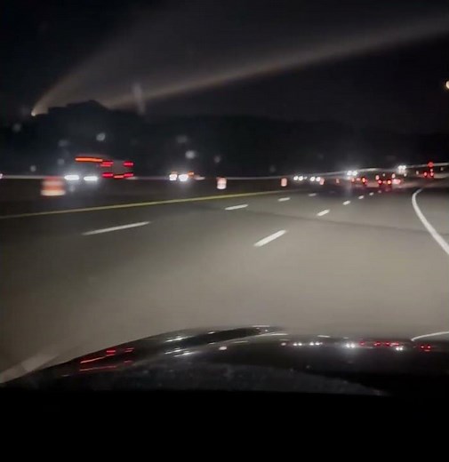 Apparent Rocket Launch Spotted Above North Carolina || ViralHog