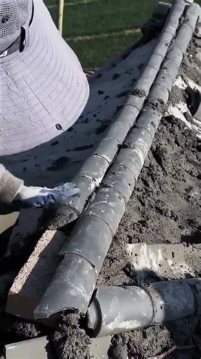 Traditional Clay Roof Tile Repair Method Using Fresh Mortar Application