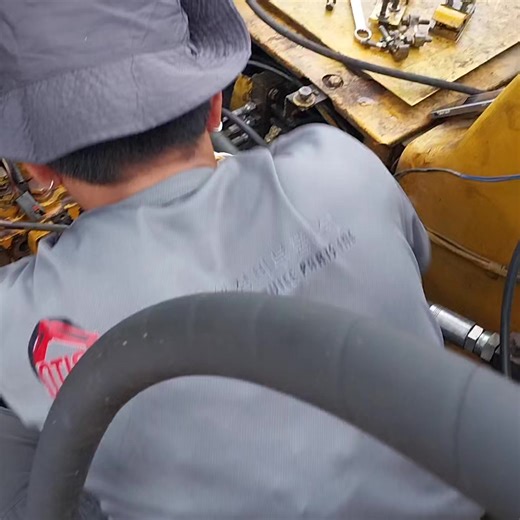 Backhoe repair services Backhoe Still Low power?Fixed it! Free Checking with otisinc Technician Common rail System Ecm.Ecu.Mcu.Cpu Sensors.Solenoid.Electric Pump.Control valve.Motor. Scanning service! Komatsu. Volvo.Kobelco. Hitachi. CAT. Caterpillar CAT C6.4 320D ET Scan Service. Hitachi Zx225.200 common rail engine 4HK1. We scan the engine then fix the error code problem Backhoe.Loader.Bulldozer.Skid leader Free Checking . Servive Order Now ! Travel expenses only Hitachi Caterpillar Komatsu Ba