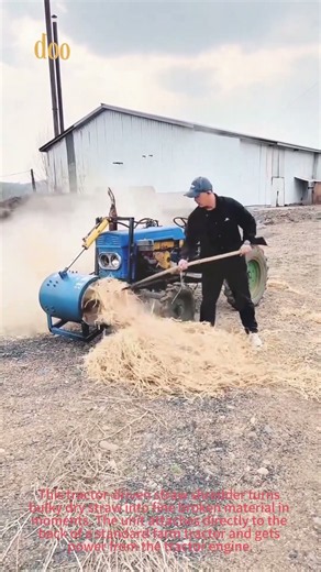 Tractor mounted straw shredder crushes dry farm straw quickly