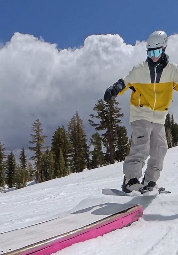 Coaching to do your first medium box on a snowboard @clew snowboarding @Outdoormaster #snowboarding