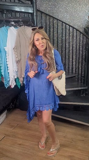 Well turns out Tracey isnt going swimming 🏊‍♀️🏊‍♀️ she don't want to get her hair or eyelashes wet 😬😅 so i suggested a swimming hat...Don't think that's her look though..do you 🤣😅😅 Tracey is wearing our kelly kaftan £27.99 one size #traceyjaneofficial #humour #kaftan #biggleswade #fashion #holidayclothesshopping #getmebythepool #coverups | Tracey Jane Fashion