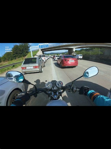 Ride to Work: A Moto Vlog Experience