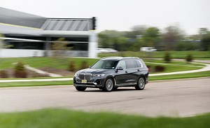 2019 BMW X7 Is Serene, Swift, and Soft